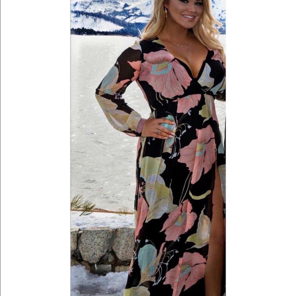 Lulu’s: WONDROUS WATER LILIES FLORAL PRINT MAXI